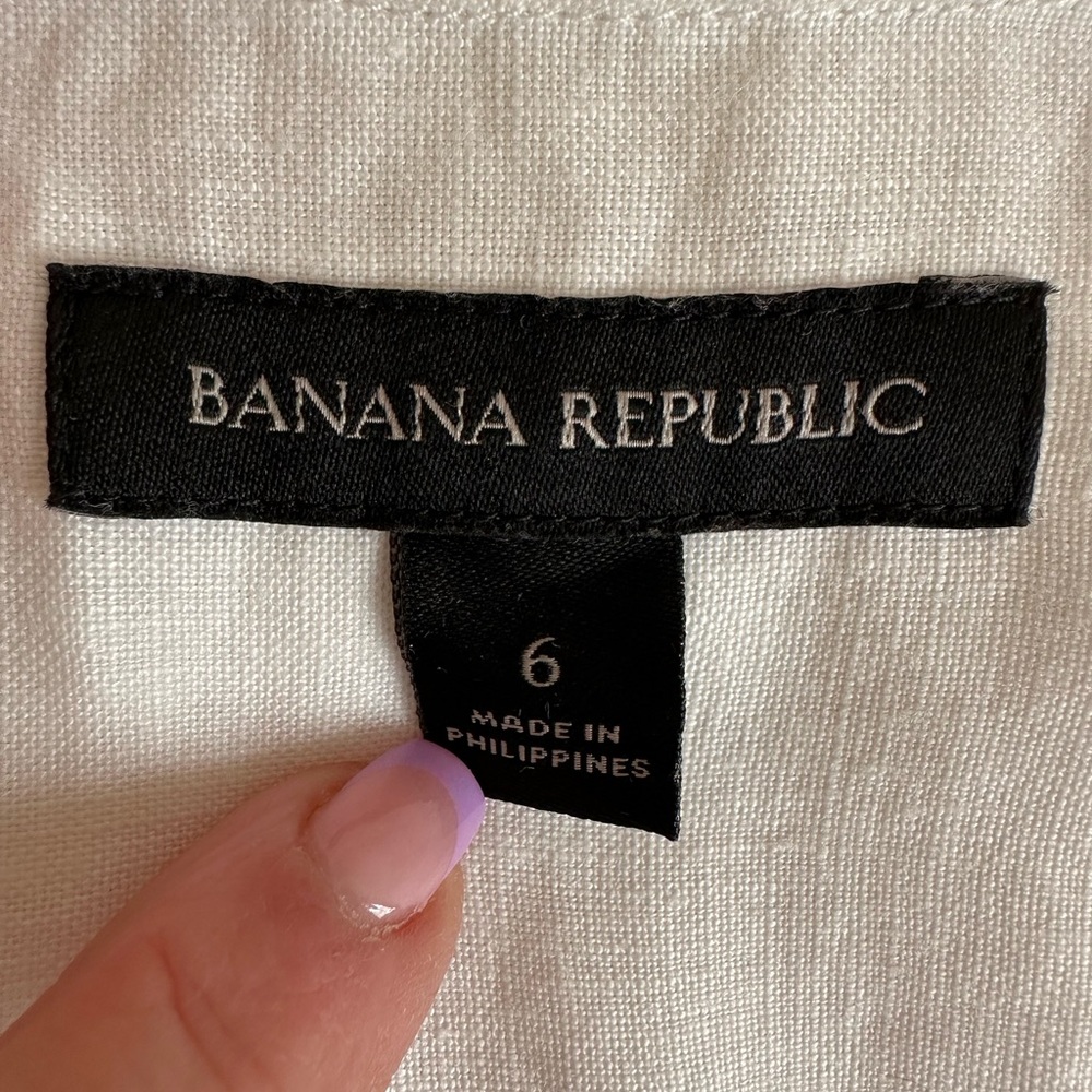 Banana Republic White Button Down Shirt - Picture 2 of 12